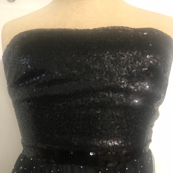 - Womens Black Strapless Dress with Sparkles. 16” pit to pit. - Picture 2 of 8